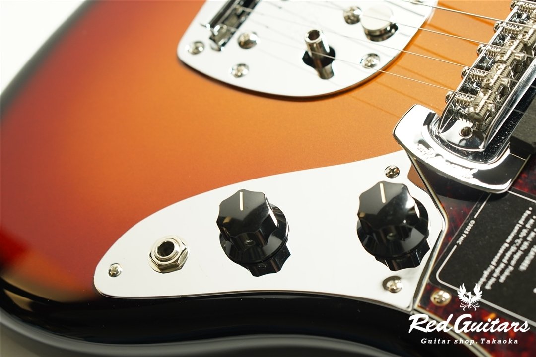  Vintera III Mid 60s Jaguar - 3-Color Sunburst